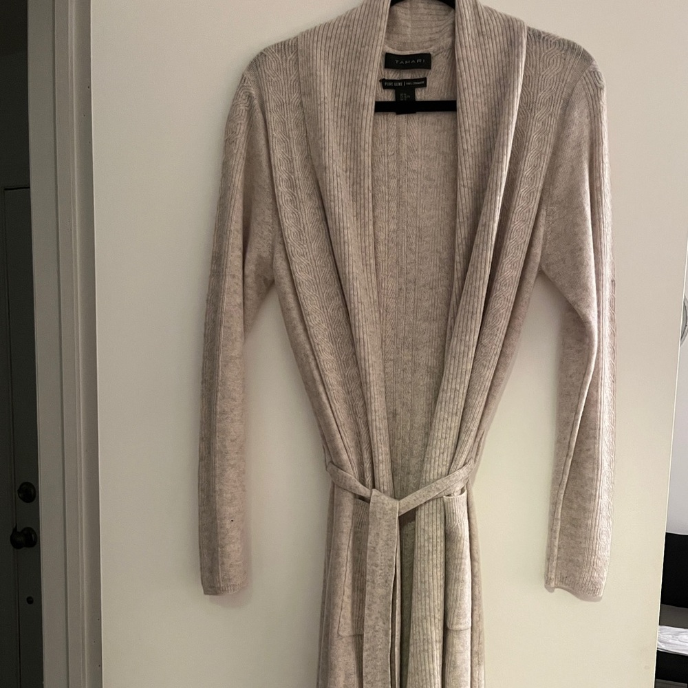 TAHARI. Pure luxe 100 cashmere long duster cardigan